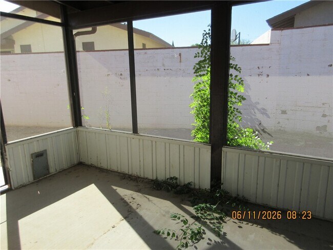 Building Photo - 2671 Sierra Ln
