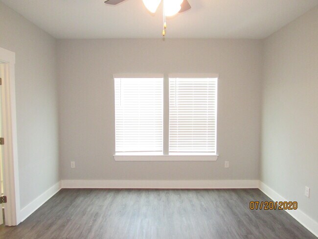 Building Photo - 267 N Sand Palm Rd