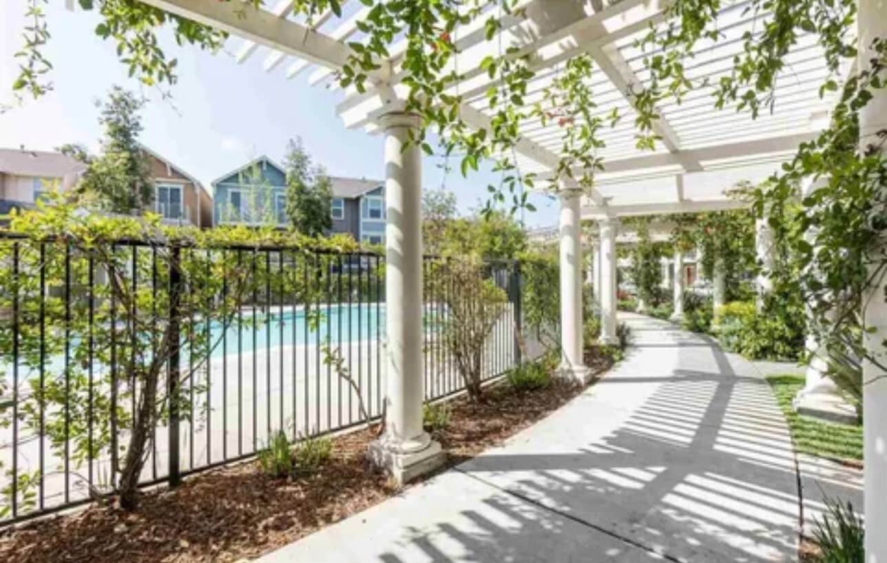 Building Photo - 4463 Hyde Cmn