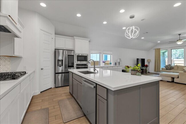 Building Photo - 5844 Sean Paul Ln