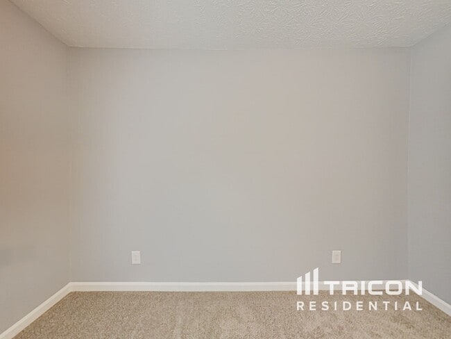 Building Photo - 2996 Aberdeen Way