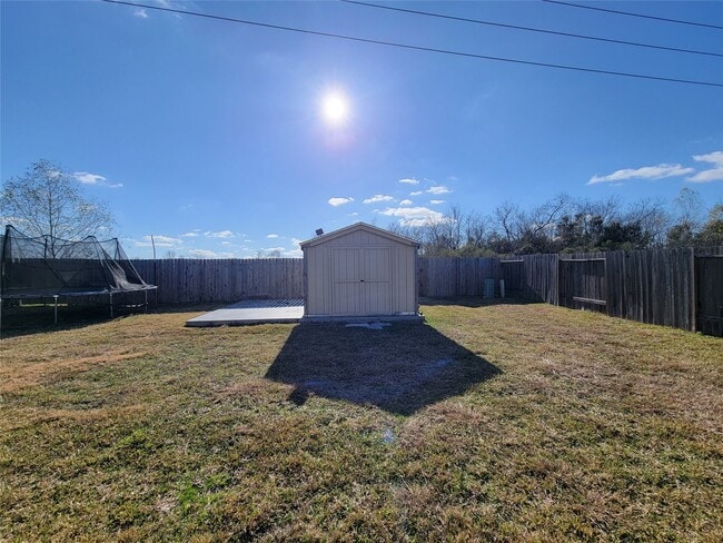 Building Photo - 21043 Iris Holly St