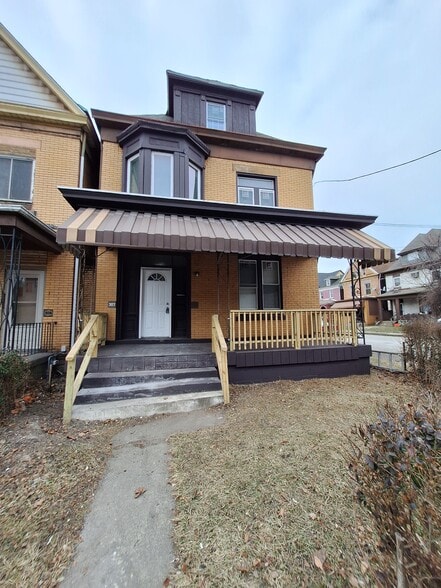 Building Photo - 307 S Park St