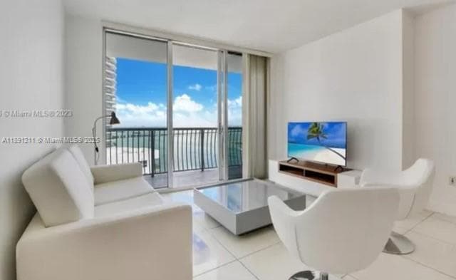 Building Photo - 1750 N Bayshore Dr