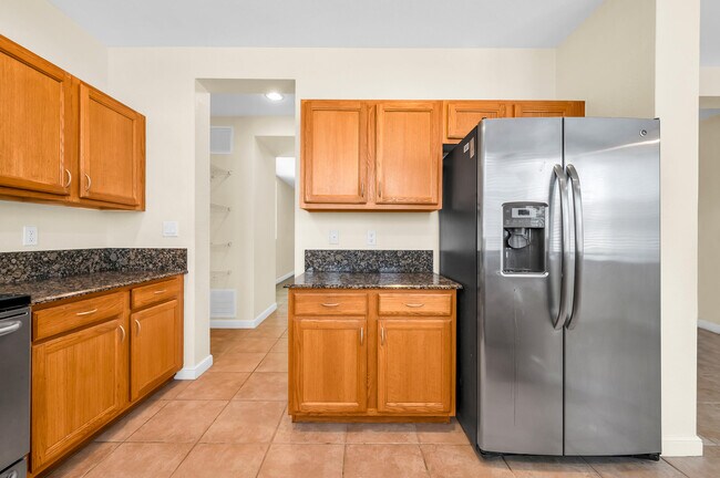 Building Photo - 750 Millbrae Ct