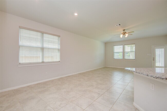 Building Photo - 2425 Temple Crag Dr