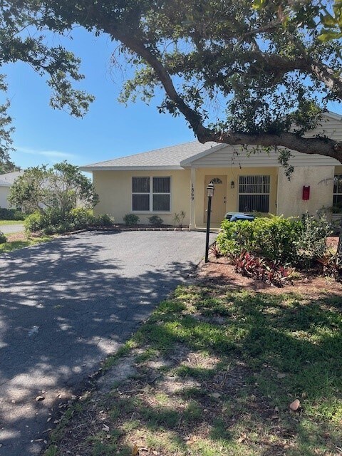 Primary Photo - 1869 Highland Rd