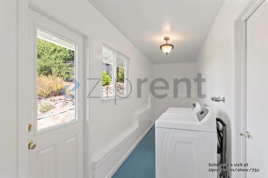 Building Photo - 107 Warfield Dr