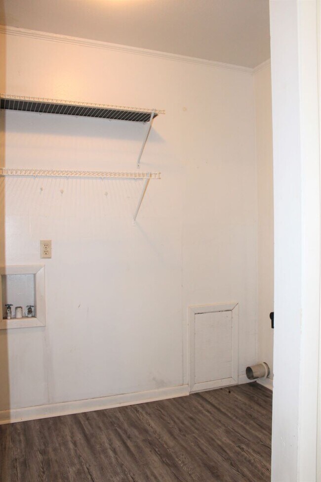 Utility Room - 1260 W Frey St