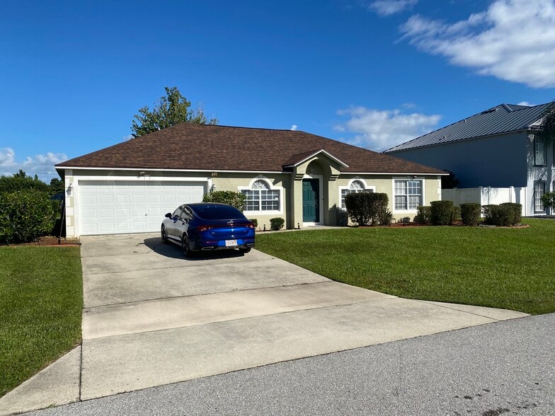 Building Photo - 4600 Tarrega St