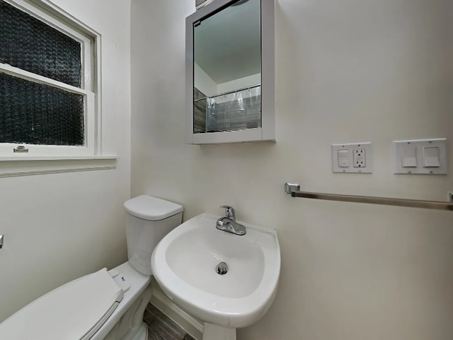 Building Photo - 1428 Jackson St