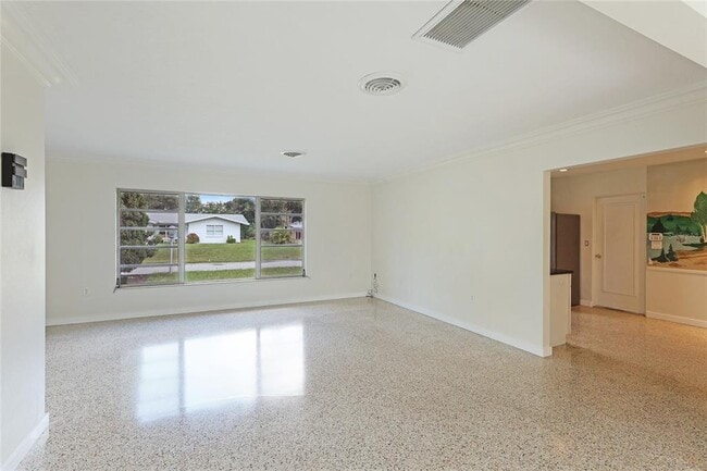 Building Photo - 2618 Valencia Dr