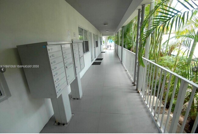 Building Photo - 1604 Drexel Ave