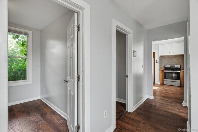 Building Photo - 39 Spruce St