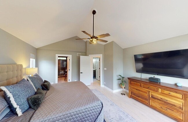 Building Photo - 2207 Periwinkle Ln