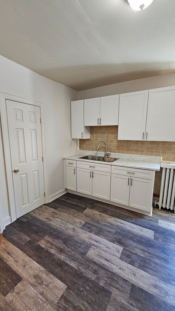 Primary Photo - 322 S 43rd St