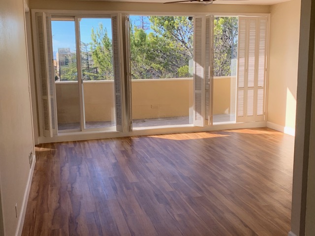 Front bedroom with walk-in closet - 5924 Ocean View Dr