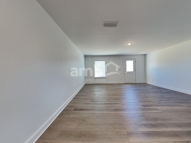 Building Photo - 1515 Soapstone Rd