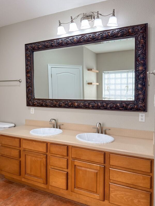 Building Photo - 2572 Gulf Breeze Ave