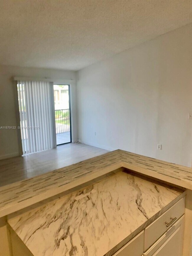 Building Photo - 468 NE 206th Ln