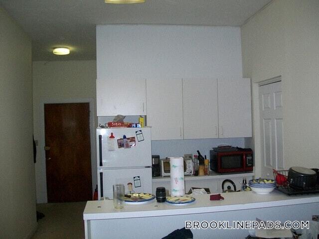 Building Photo - 1223 Beacon St