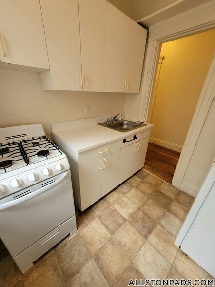 Building Photo - 1144 Commonwealth Ave