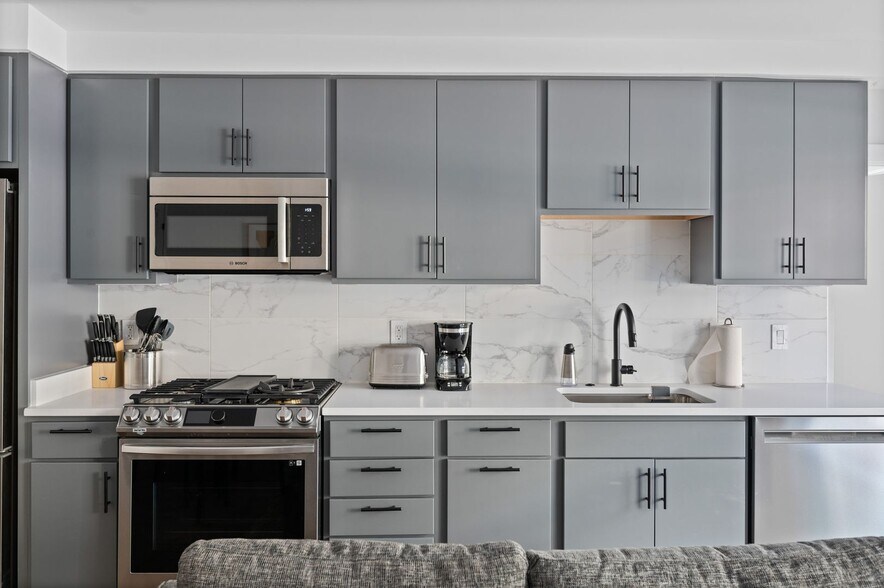 Interior Photo - District Co-Living (Furnished Rooms)