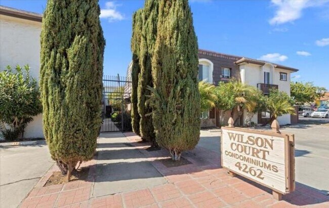 Building Photo - North Park Condo Steps to Adams Ave Normal Heights!