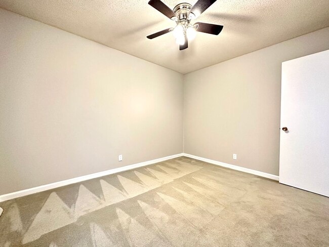 Building Photo - 28 Leonard Dr