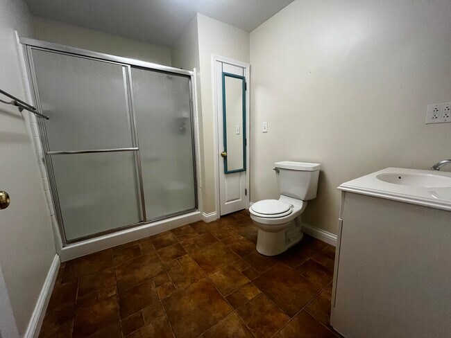 Building Photo - Smith Street