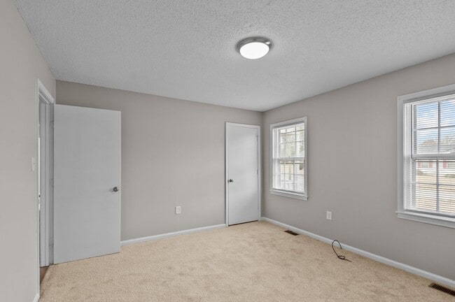Building Photo - Cute Remodeled home in Cul-de-sac