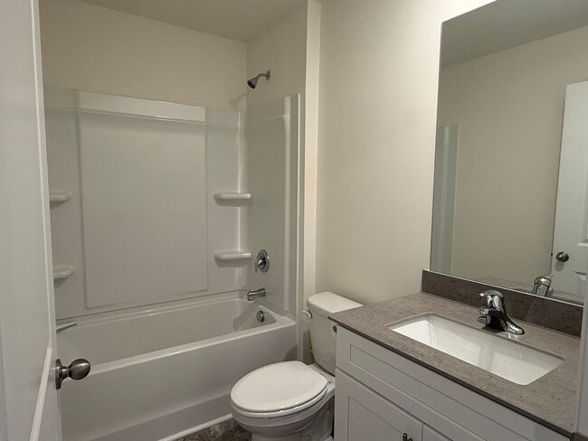 Building Photo - 3 Bedroom Condo Central Jonesborough