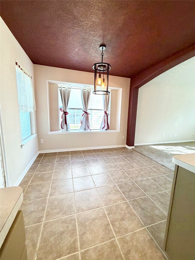 Building Photo - 13952 Buckskin Dr