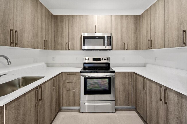 Primary Photo - 1295 W 69th St