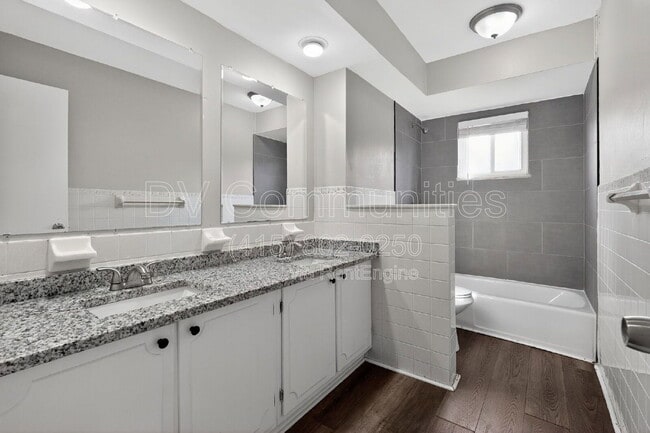 Building Photo - 4835 Almont Dr