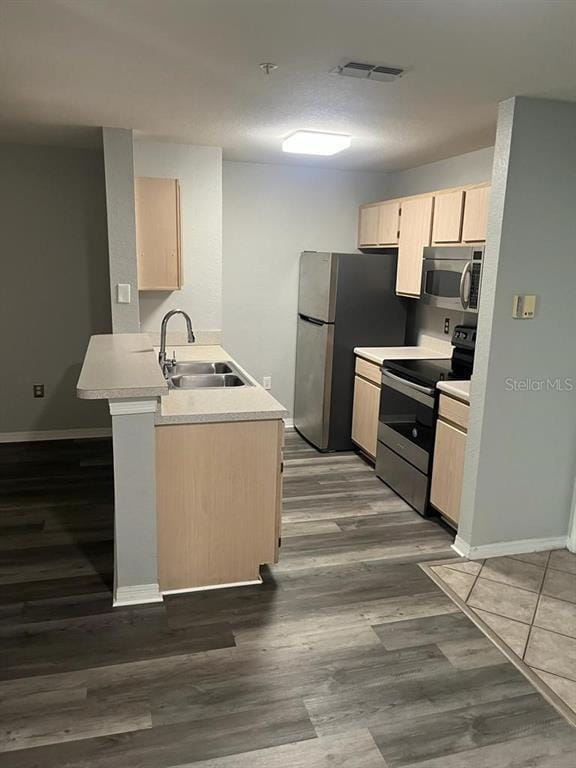 Building Photo - 5467 Vineland Rd