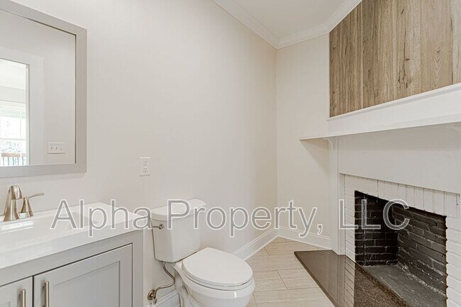Building Photo - 511 Mountain Creek Rd