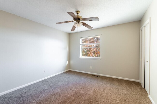 Building Photo - 34 Edgehill Cove