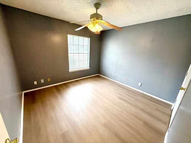 Building Photo - 5310 Gawain Dr