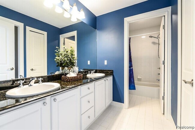 Building Photo - 51341 Park Pl Dr