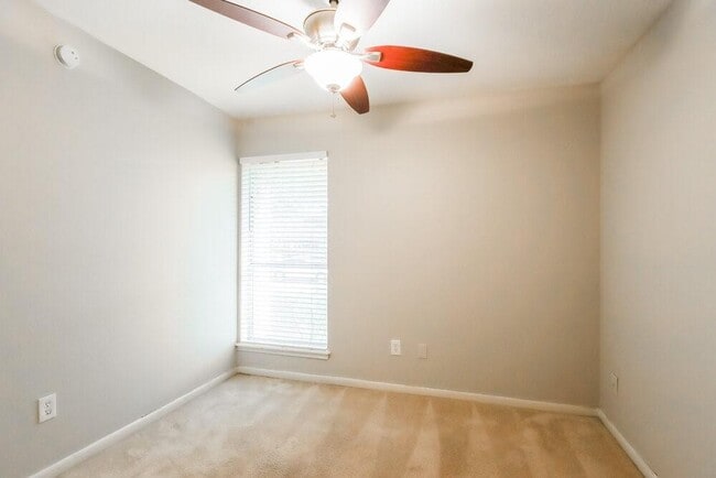 Building Photo - 11906 Swan Creek Dr