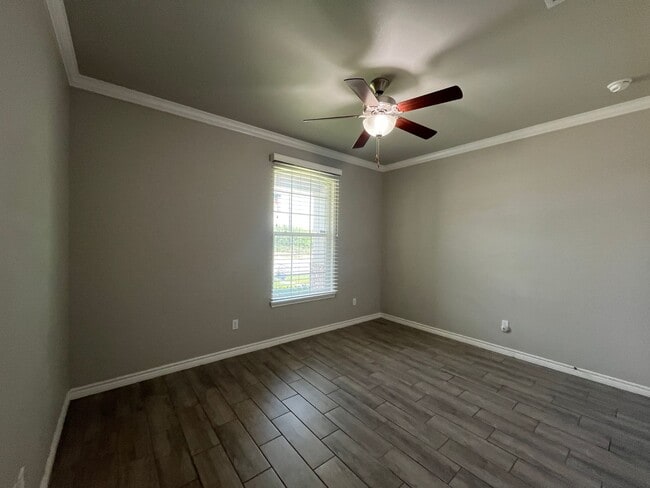 Building Photo - WALKING DISTANCE FROM OSO BAY WETLAND PRES...