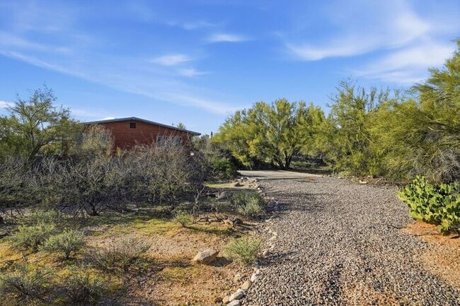 Building Photo - 2235 E Camino el Ganado