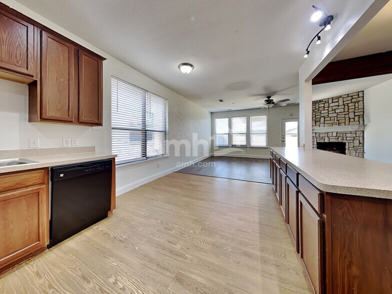 Building Photo - 4301 Summer Star Ln