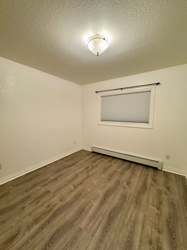 Building Photo - 1717 Aliak Dr
