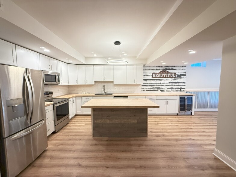 Building Photo - 3145 Pine Valley Way