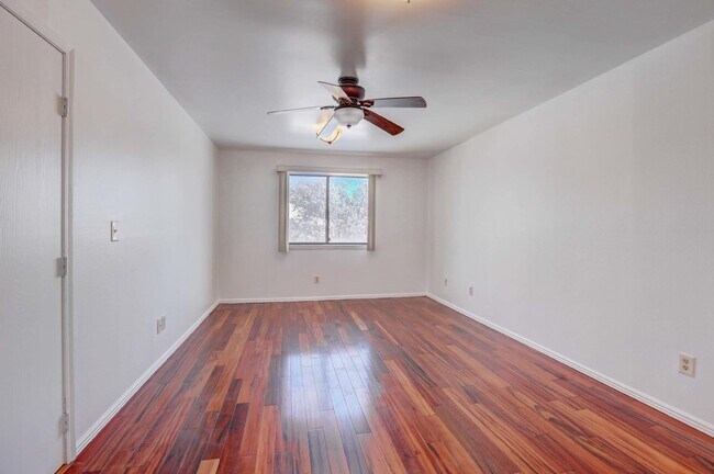 Building Photo - $1,825 - 2 Bed, 2 Bath Condo in Denver wit...