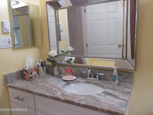 Building Photo - 496A Thornbury Ct