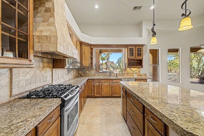 Building Photo - 14006 E Mark Ln