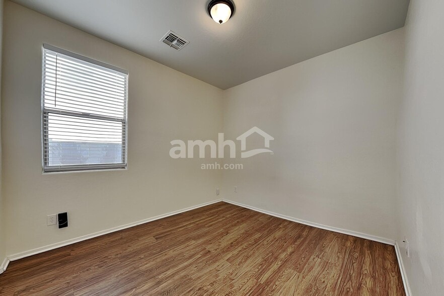Building Photo - 17578 W Ironwood St